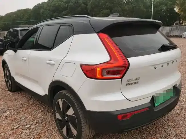 Volvo XC40 NEV — фото 7