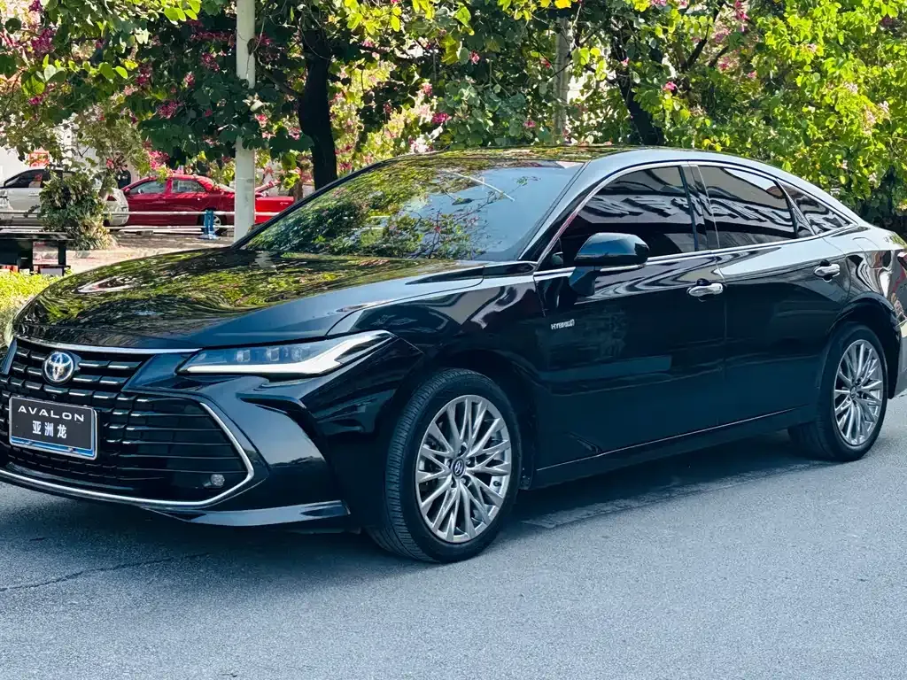 Toyota Avalon 2023 из CN, фото 1