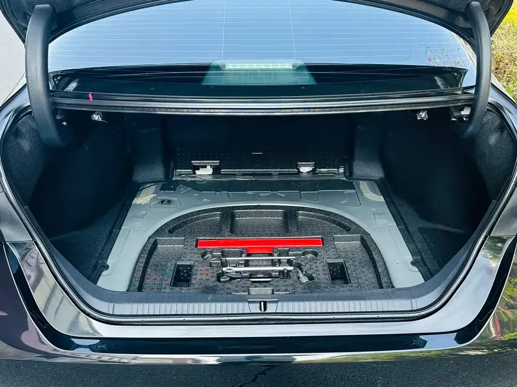 Toyota Avalon 2023 из CN, фото 2