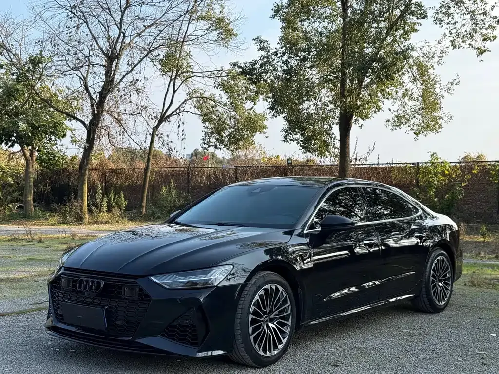 Audi A7L — фото 1