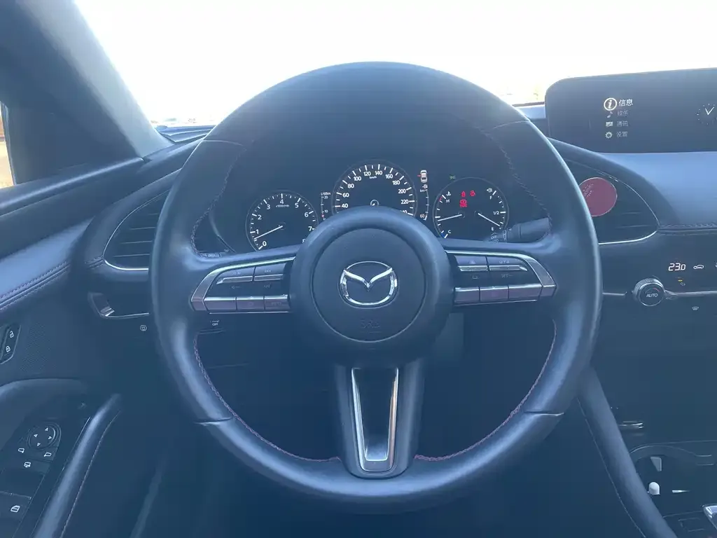 Mazda 3 Axela 2023 из CN, фото 10