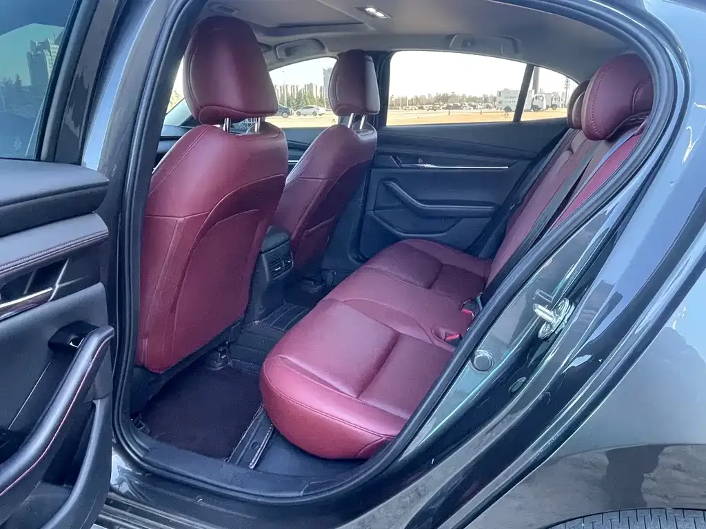 Mazda 3 Axela 2023 из CN, фото 8
