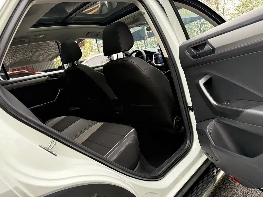 Volkswagen T-Roc 2021 из CN, фото 5
