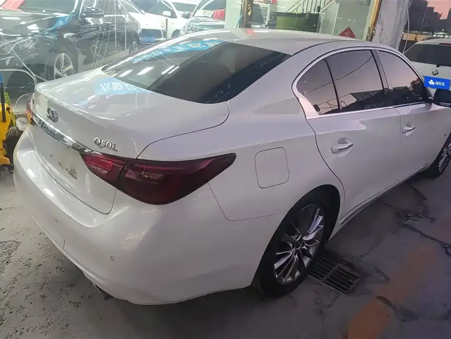 Infiniti Q50L 2021 из CN, фото 8