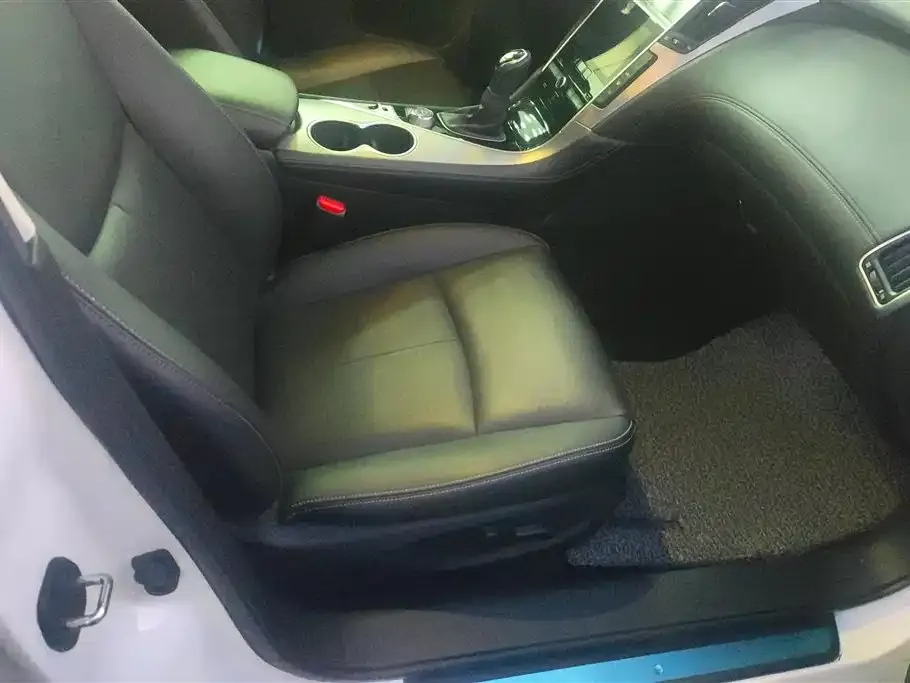 Infiniti Q50L 2021 из CN, фото 4