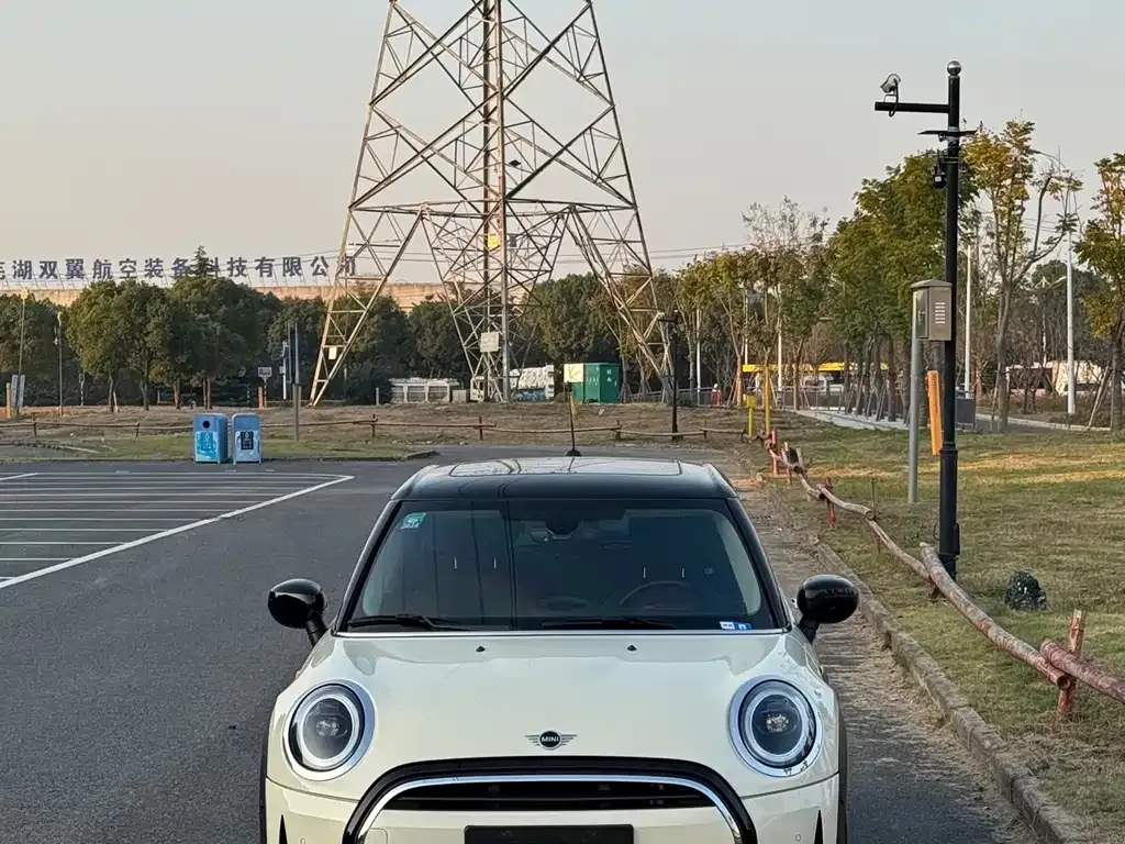MINI Cooper (3-door) 2022 из CN, фото 2