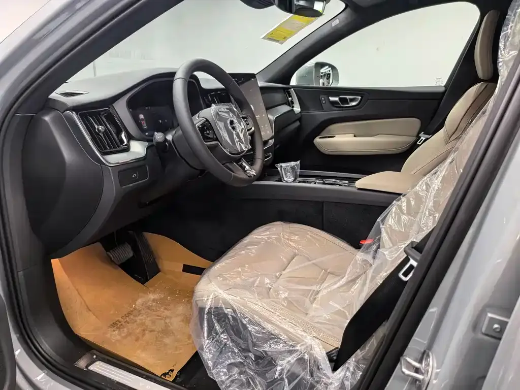 Volvo XC60 2025 из CN, фото 10