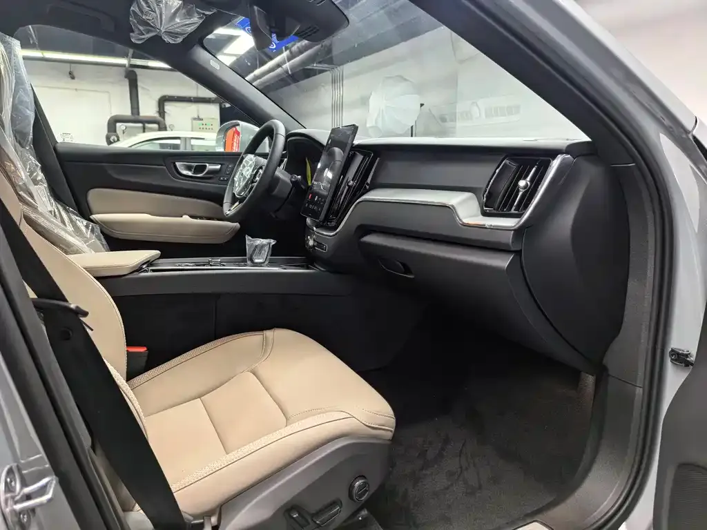 Volvo XC60 2025 из CN, фото 7