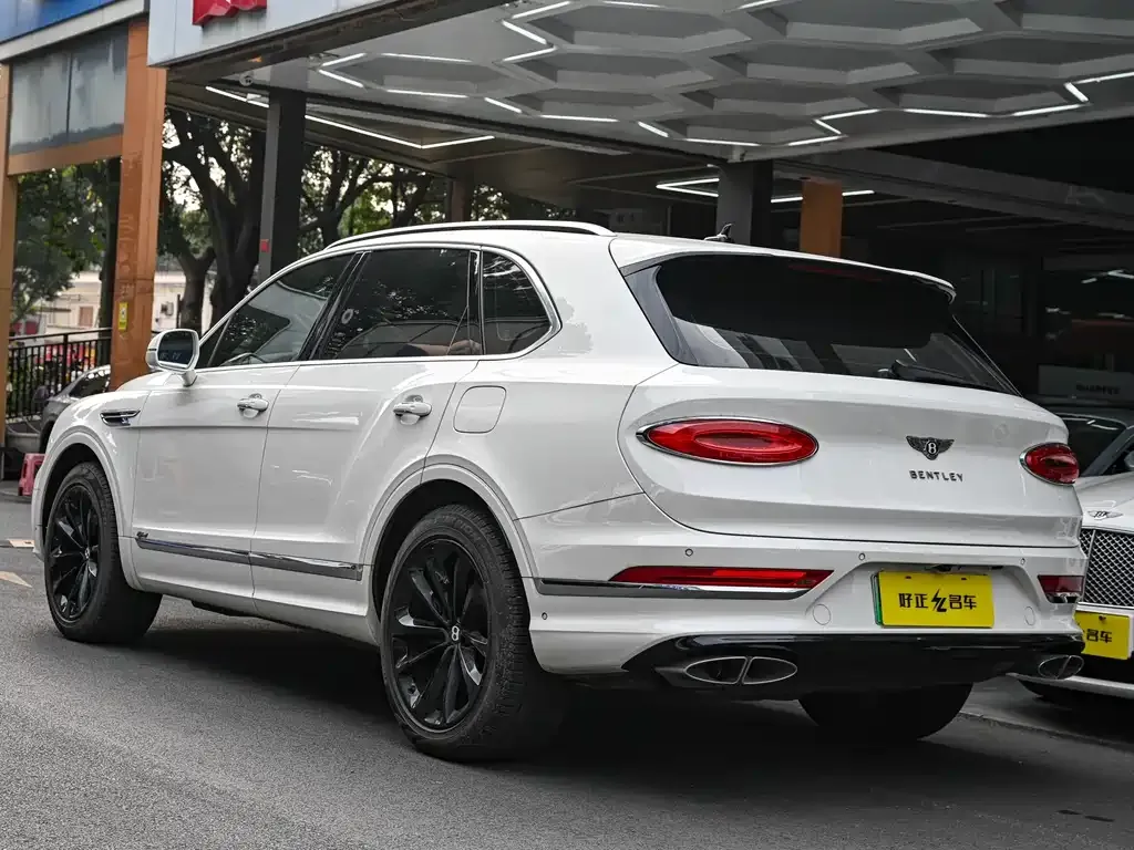 Bentley Bentayga PHEV 2022 из CN, фото 8