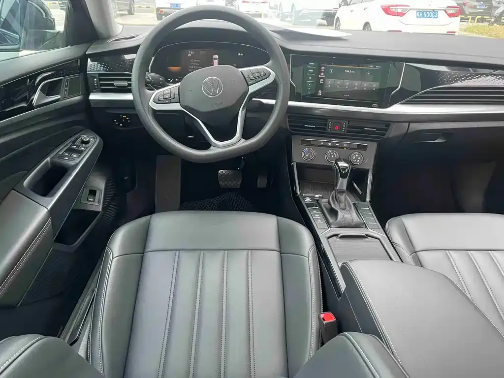 Volkswagen Passat 2023 из CN, фото 6