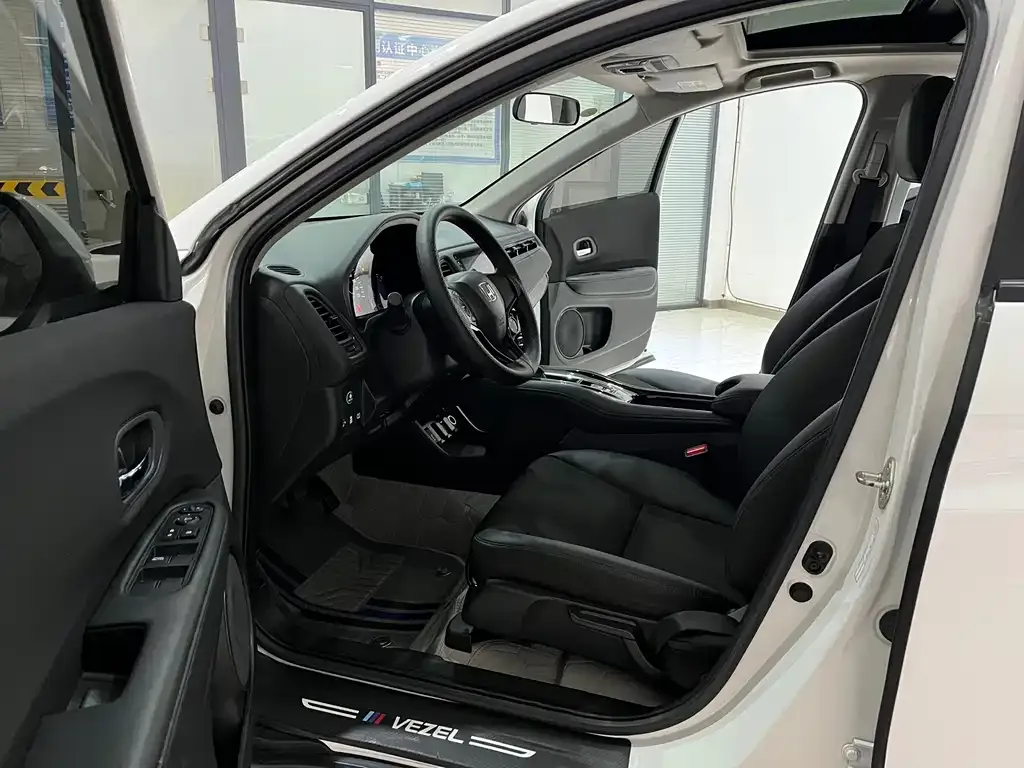 Honda Vezel 2022 из CN, фото 10