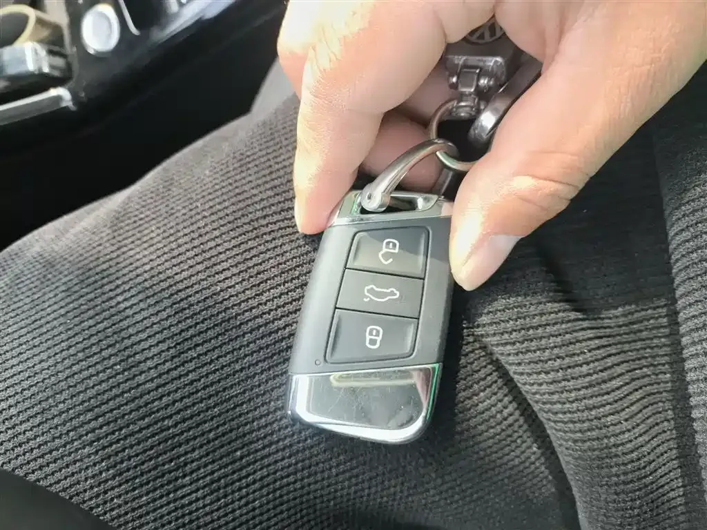 Volkswagen Passat 2021 из CN, фото 3