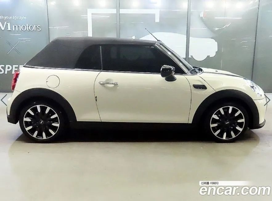 Mini Cooper Convertible 2022 из KR, фото 2