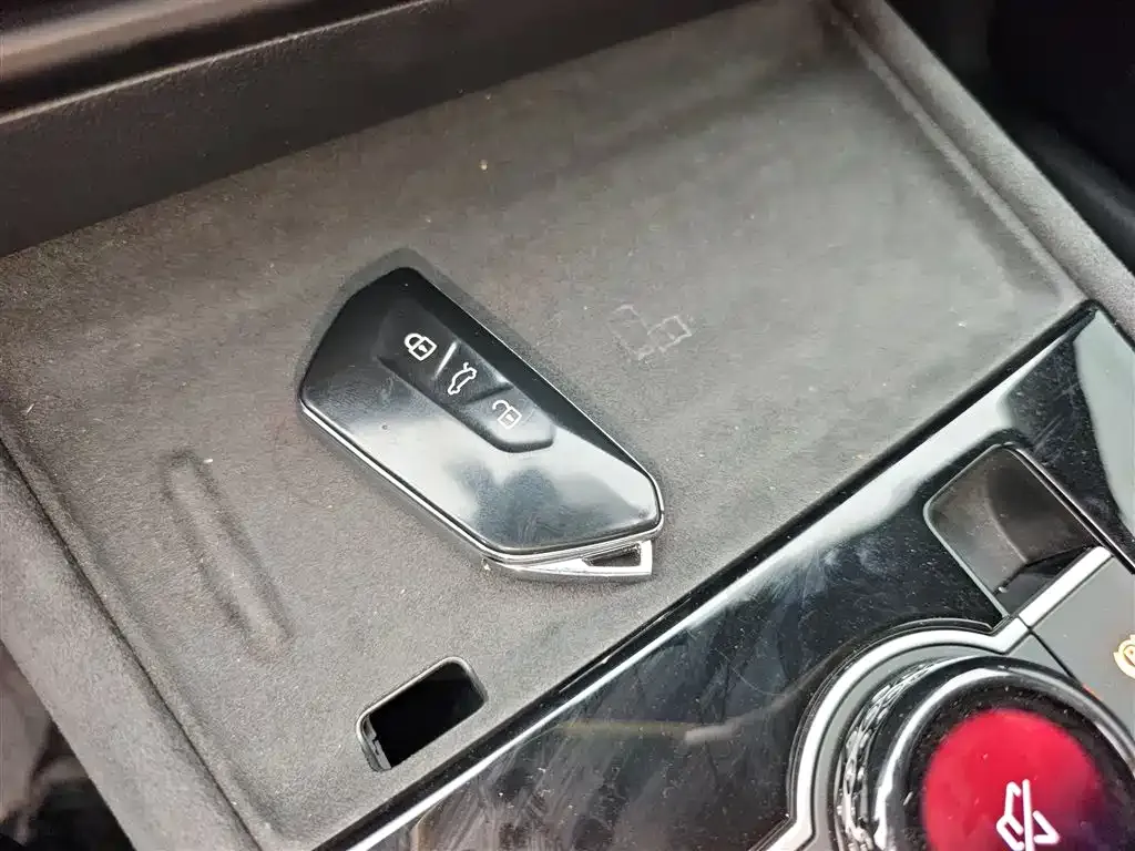 Volkswagen Tiguan L 2024 из CN, фото 3