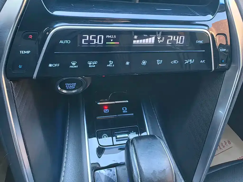 Toyota Harrier — фото 10