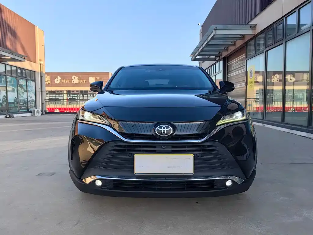 Toyota Harrier — фото 3