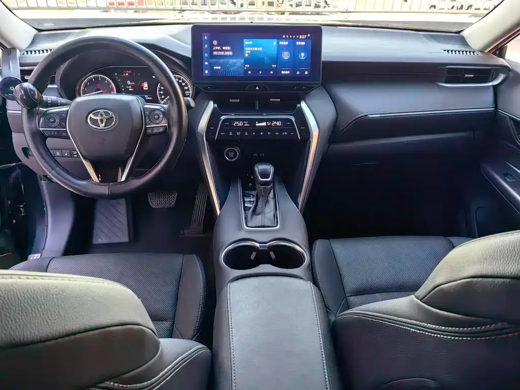 Toyota Harrier — фото 4