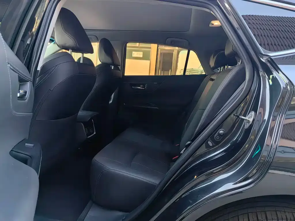 Toyota Harrier — фото 6