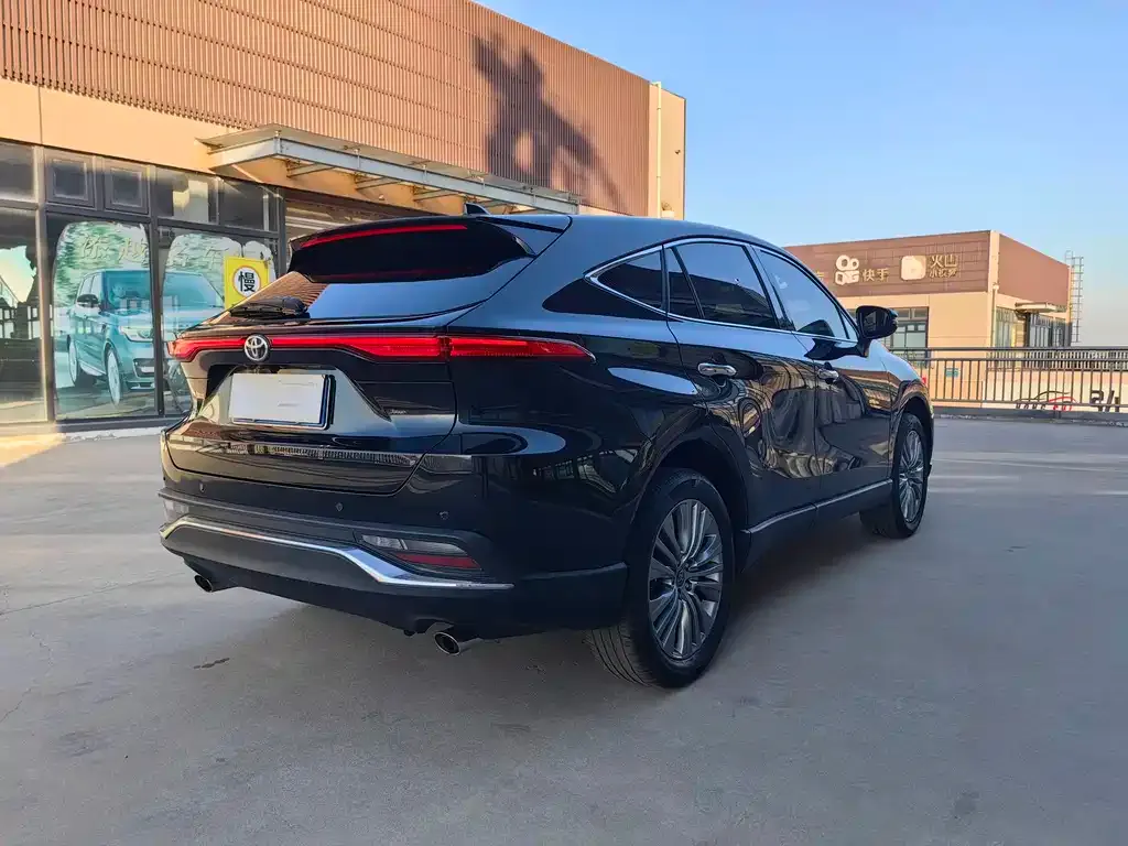 Toyota Harrier — фото 7