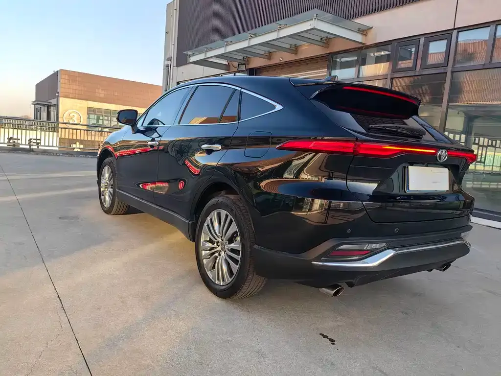 Toyota Harrier — фото 8