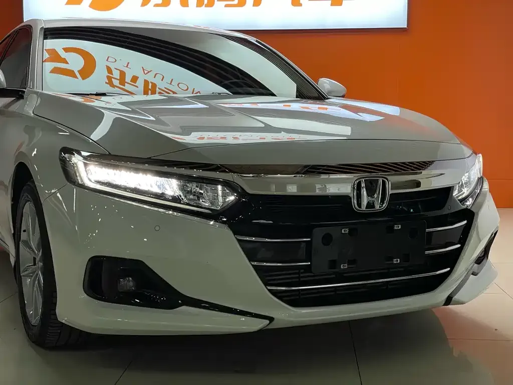 Honda Accord — фото 6