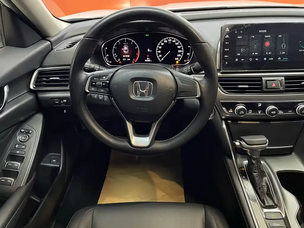 Honda Accord — фото 10