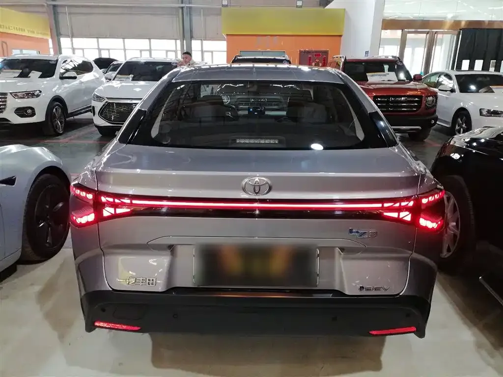 Toyota bZ3 2023 из CN, фото 9