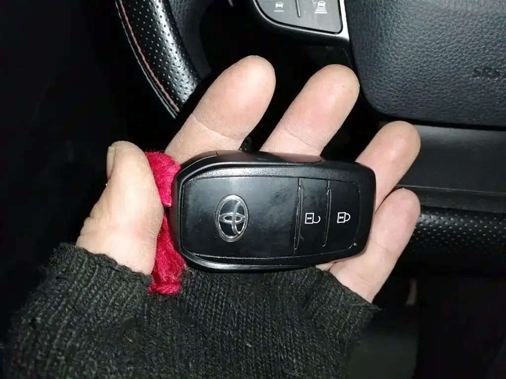 Toyota bZ3 2023 из CN, фото 2