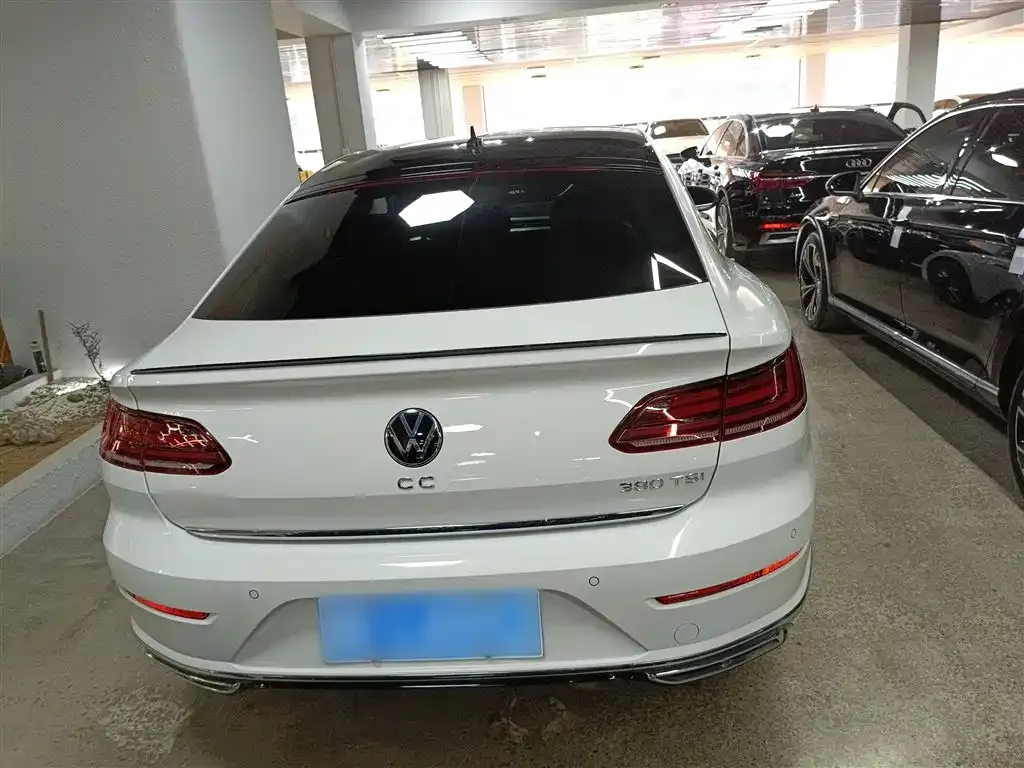 Volkswagen CC 2022 из CN, фото 2