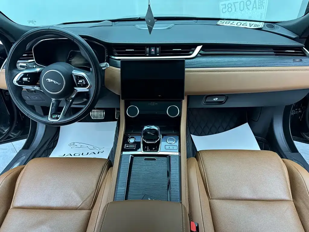 Jaguar XFL 2023 из CN, фото 10