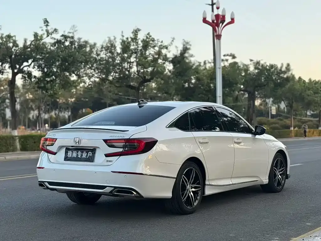 Honda Accord — фото 4