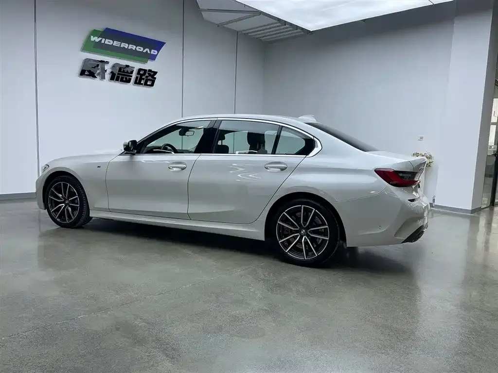BMW 3 Series 2022 из CN, фото 2