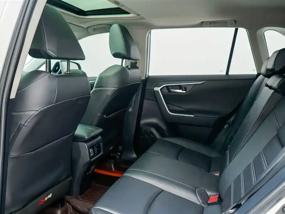 Toyota RAV4 2021 из CN, фото 4
