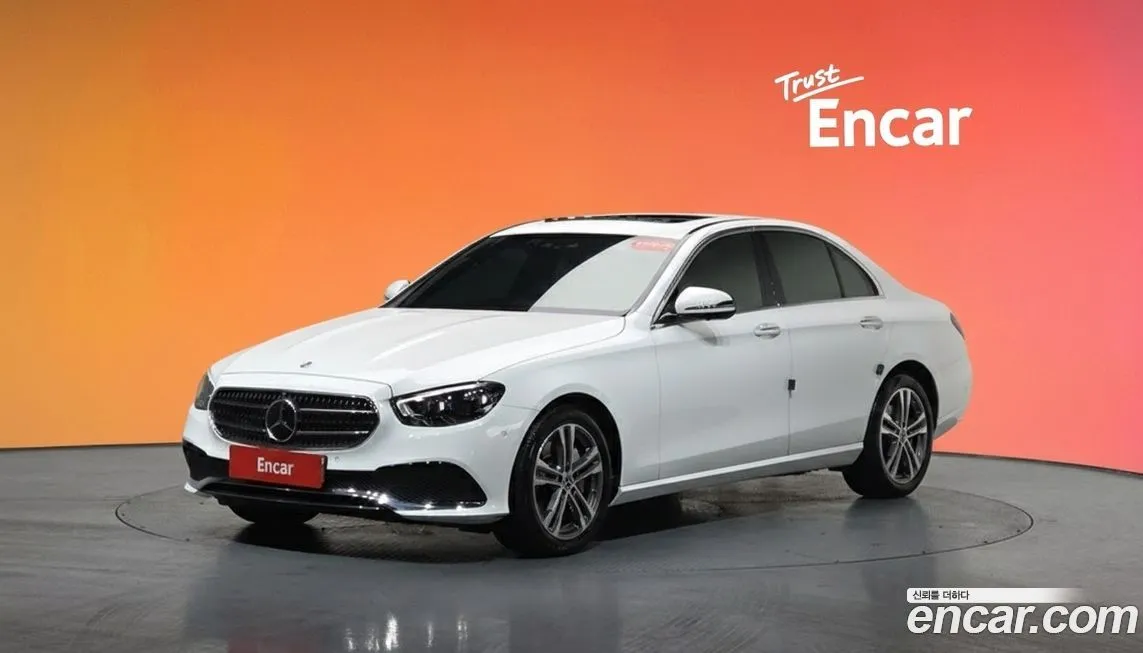 Mercedes-Benz E-Class — фото 1