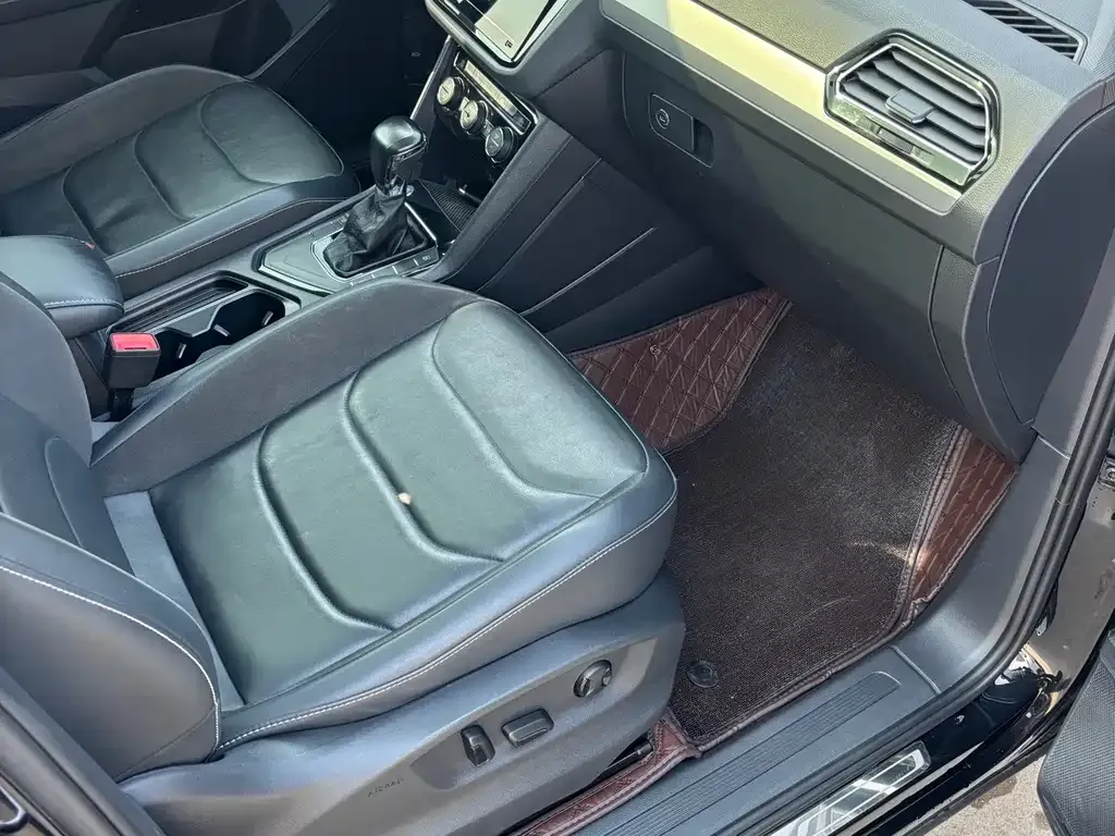 Volkswagen Tiguan L 2021 из CN, фото 3