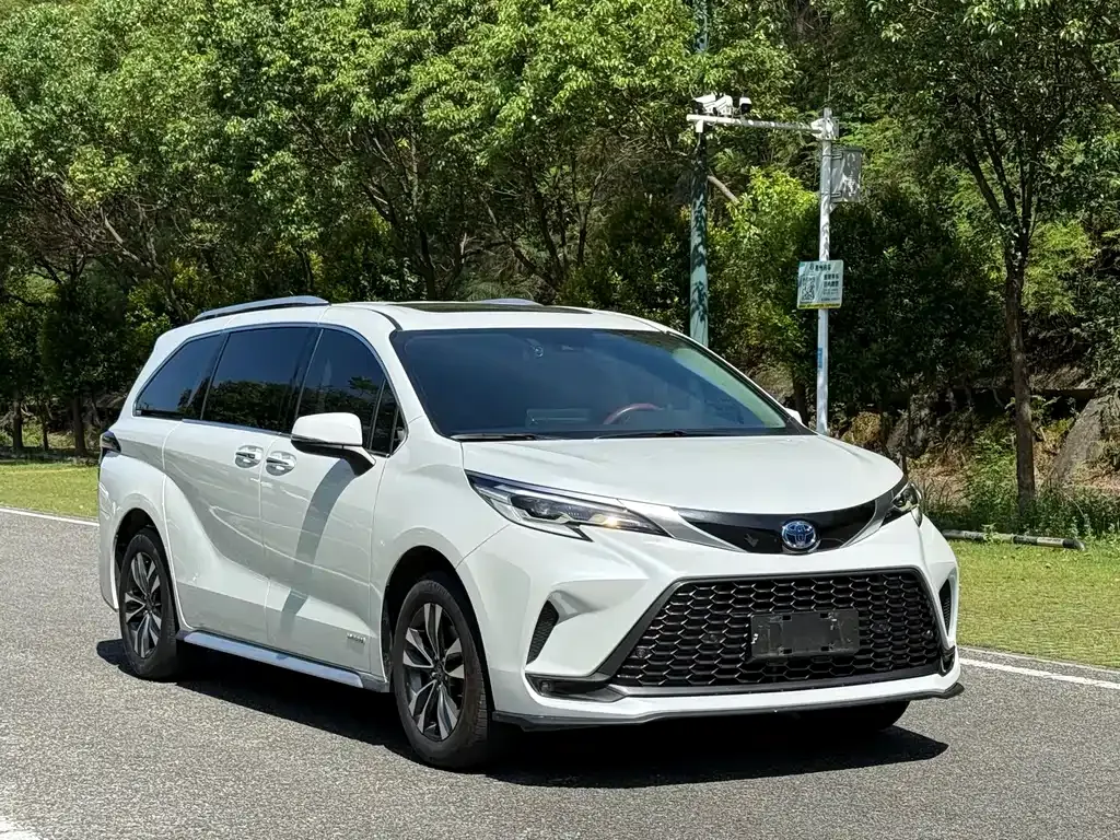 Toyota Granvia 2023 из CN, фото 6