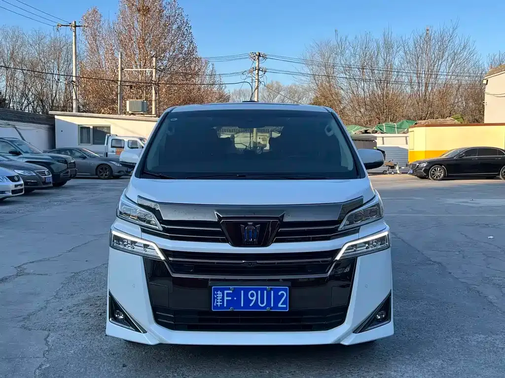 Toyota Vellfire — фото 9