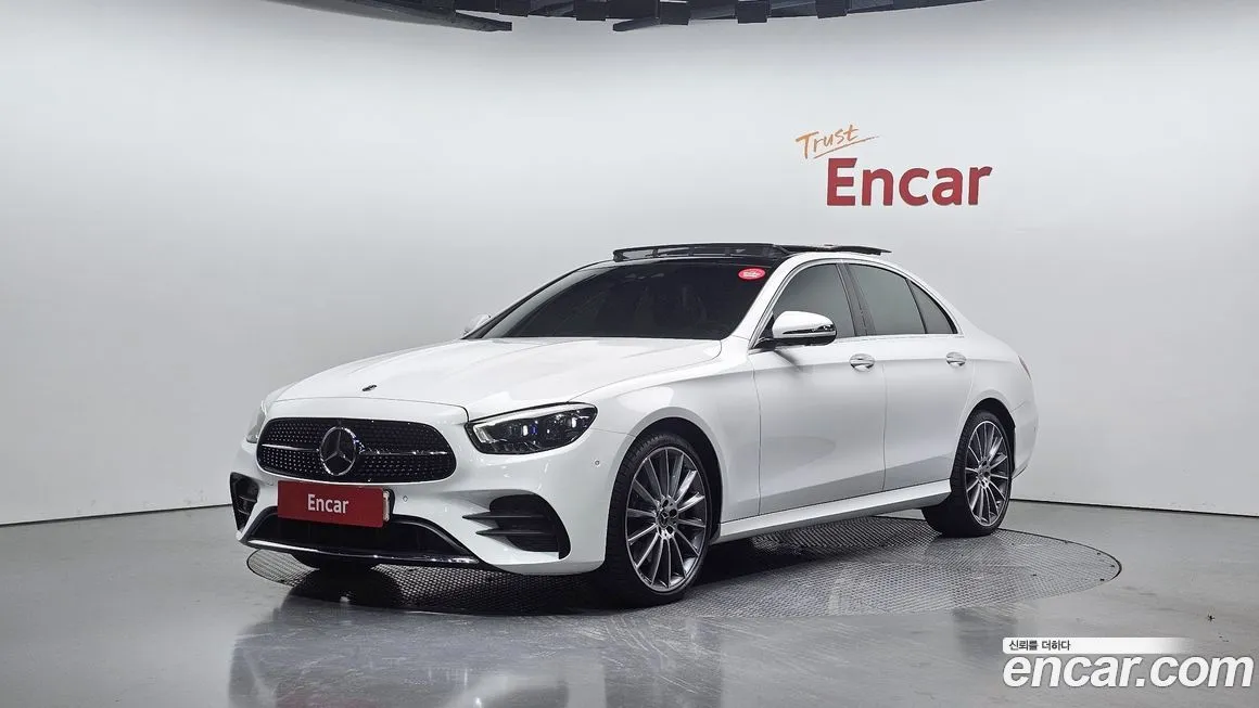 Mercedes-Benz E-Class — фото 1