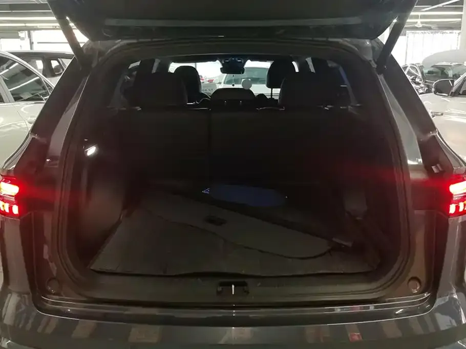 Geely Xingyue L 2023 из CN, фото 2