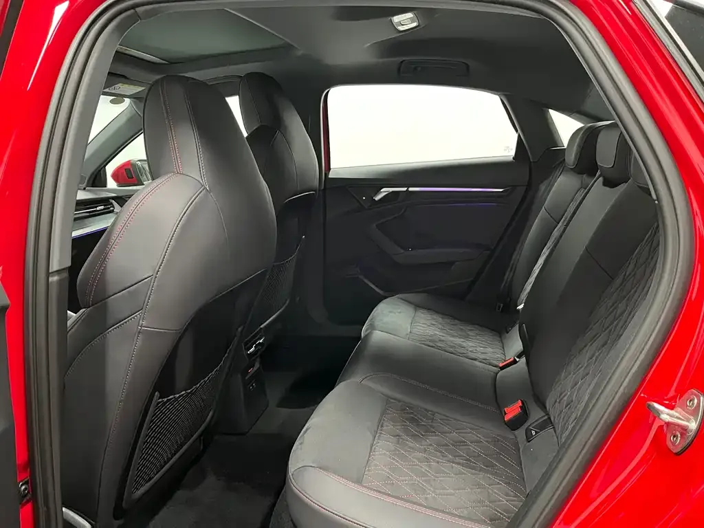 Audi A3 2023 из CN, фото 8