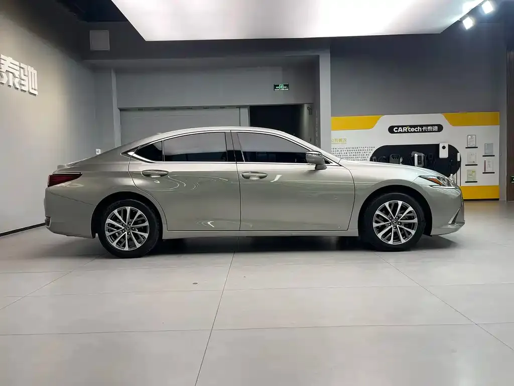 Lexus ES 2021 из CN, фото 2