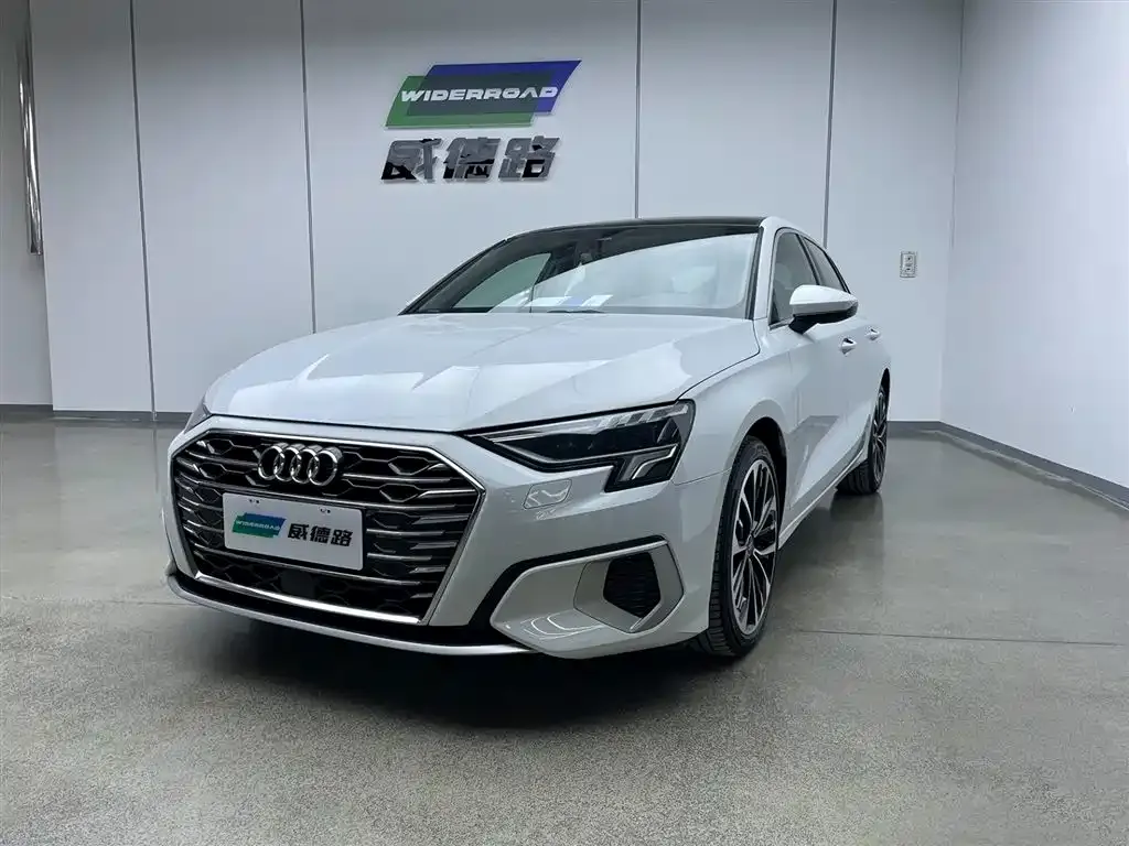 Audi A3 2023 из CN, фото 1