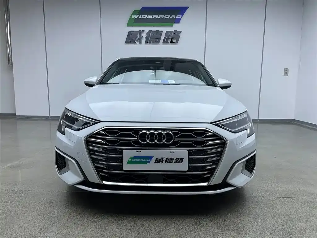 Audi A3 2023 из CN, фото 4
