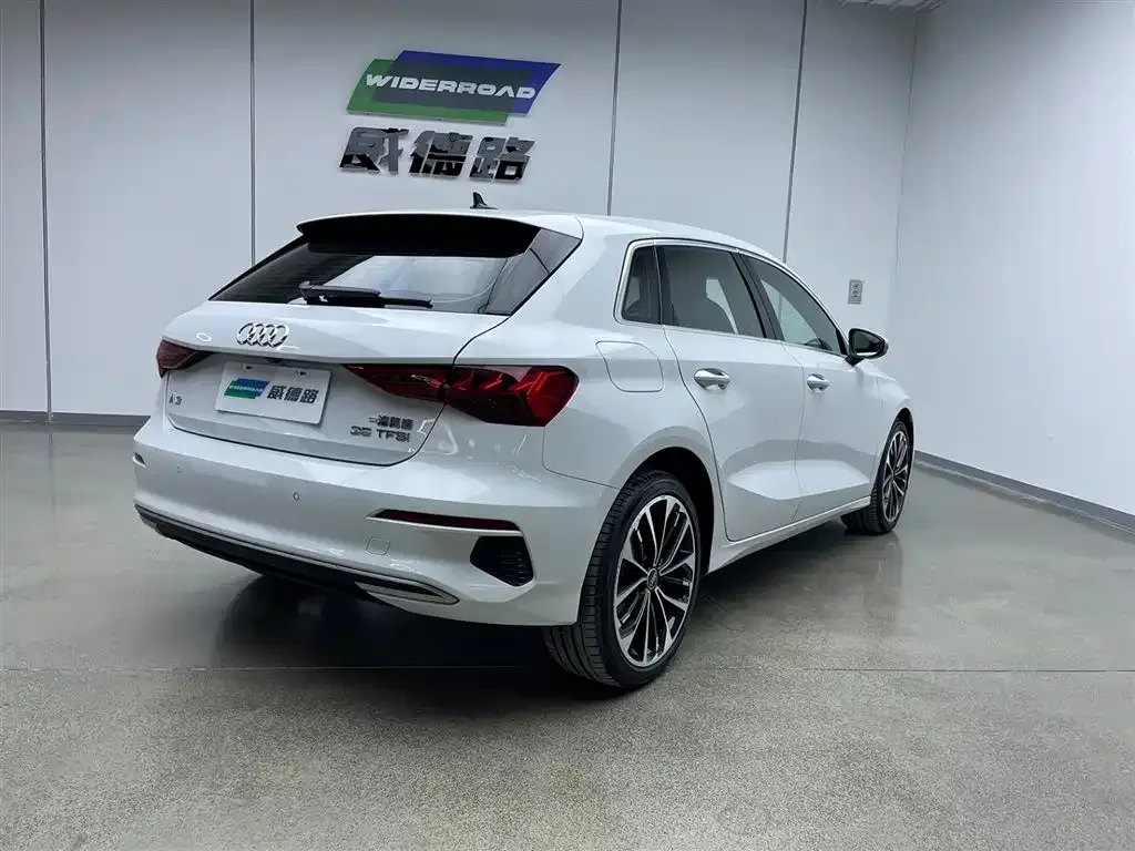 Audi A3 2023 из CN, фото 10