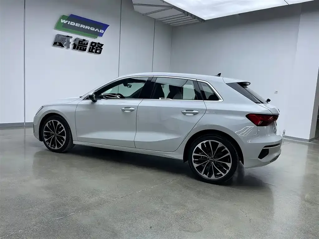 Audi A3 2023 из CN, фото 8