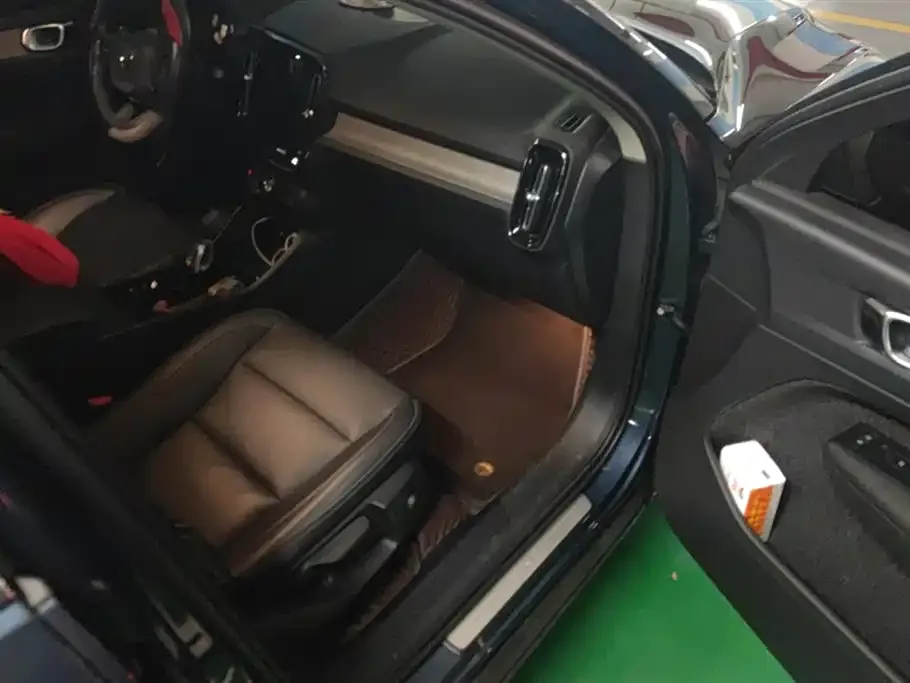Volvo XC40 2021 из CN, фото 5