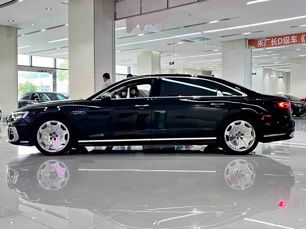 Audi A8 2023 из CN, фото 7