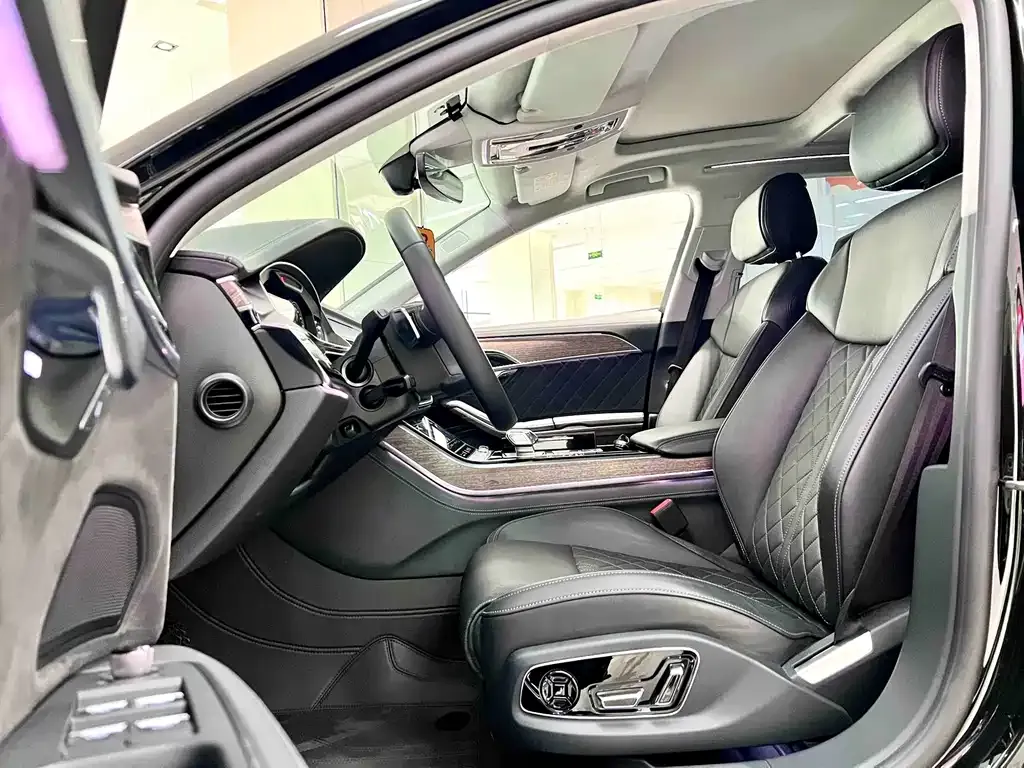 Audi A8 2023 из CN, фото 5