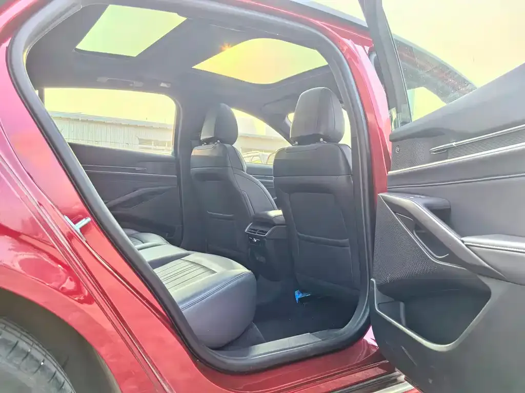 Ford Mondeo 2025 из CN, фото 2