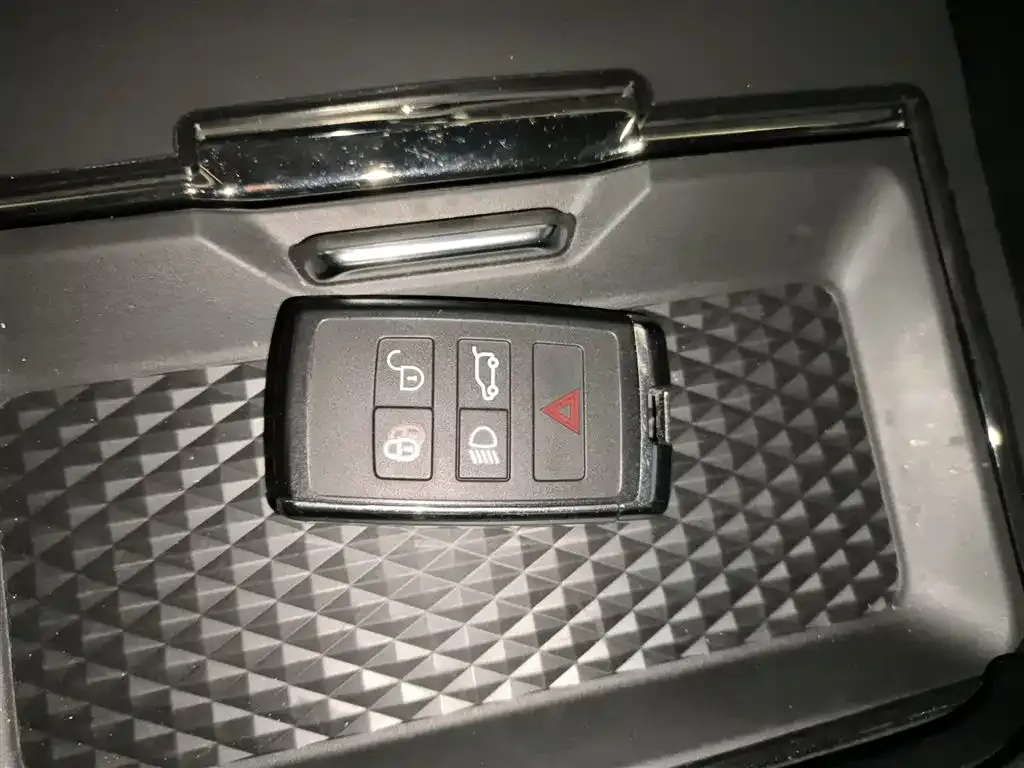 Land Rover Evoque 2022 из CN, фото 4